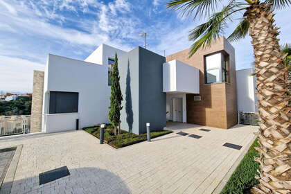 酒店公寓 出售 进入 Puerto de Cabopino, Marbella, Málaga. 