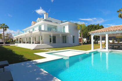 Klynge huse til salg i Nueva andalucia, Málaga. 