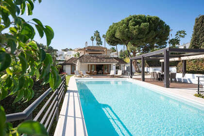 Klynge huse til salg i Nueva andalucia, Málaga. 