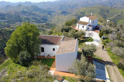 Fincas verkoop in Almogía, Málaga. 