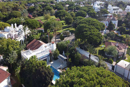 联排别墅 出售 进入 Marbella, Málaga. 