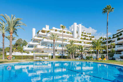 酒店公寓 出售 进入 Puerto Banús, Marbella, Málaga. 