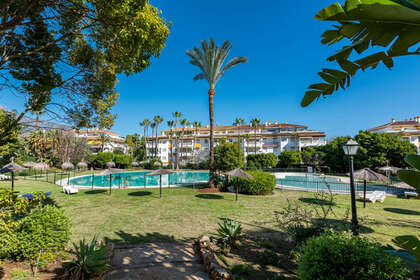 酒店公寓 出售 进入 Nueva andalucia, Málaga. 