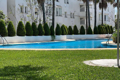 酒店公寓 出售 进入 Puerto Banús, Marbella, Málaga. 