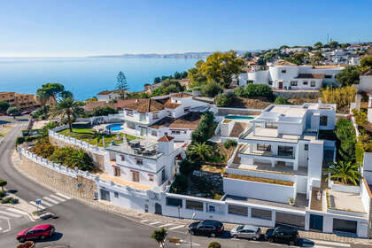 联排别墅 出售 进入 Benalmádena, Málaga. 