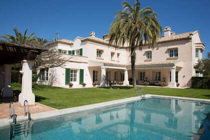联排别墅 出售 进入 Los monteros, Marbella, Málaga. 