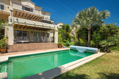 Řadový dům na prodej v Marbella, Málaga. 