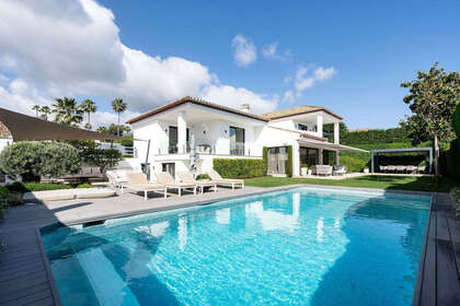 Klynge huse til salg i Nueva andalucia, Málaga. 