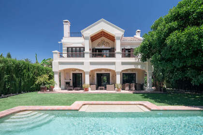 Maison de ville vendre en Sierra Blanca, Marbella, Málaga. 