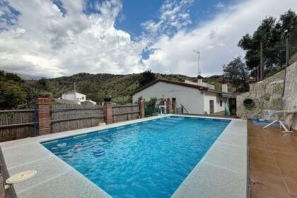 Cluster house for sale in Viñuela, Málaga. 