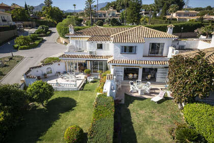 Maison de ville vendre en El Paraiso, Estepona, Málaga. 