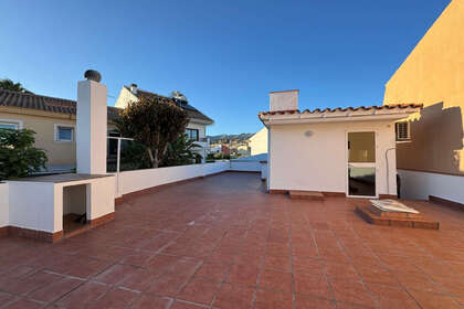 Maison de ville vendre en Los Pacos, Fuengirola, Málaga. 