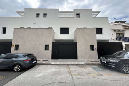 Maison de ville vendre en Los Boliches, Fuengirola, Málaga. 