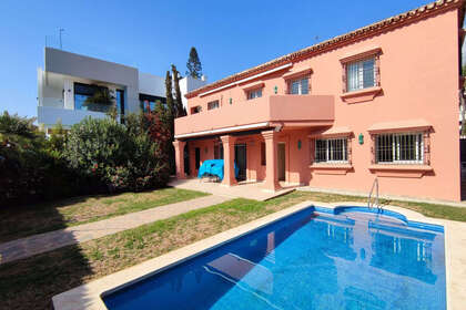 Maison de ville vendre en Puerto Banús, Marbella, Málaga. 