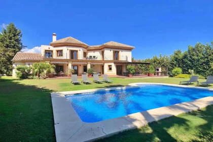 Cluster house for sale in Benahavís, Málaga. 