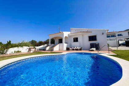 Cluster house for sale in Nerja, Málaga. 