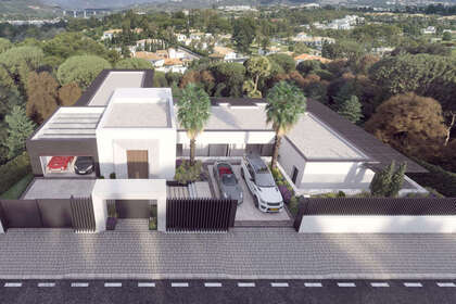 Cluster house for sale in Nueva andalucia, Málaga. 