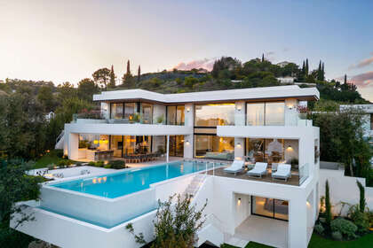 Cluster house for sale in Benahavís, Málaga. 