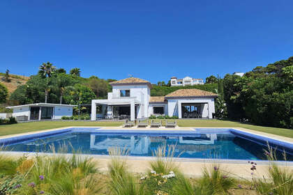 Cluster house for sale in Benahavís, Málaga. 