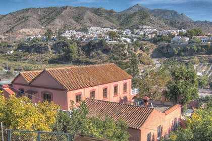 Cluster house for sale in Nerja, Málaga. 