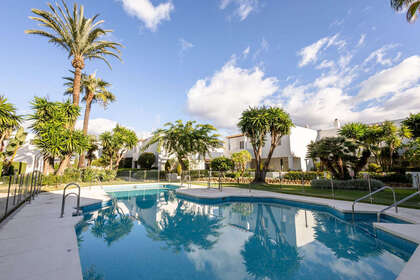 Apartment for sale in Nueva andalucia, Málaga. 