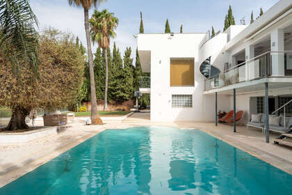 Cluster house for sale in Nueva andalucia, Málaga. 