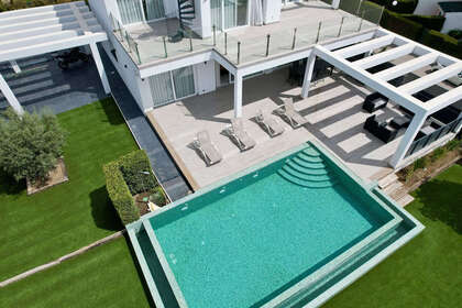 Cluster house for sale in Cancelada, Estepona, Málaga. 