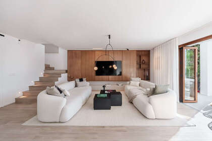 Apartment for sale in Nueva andalucia, Málaga. 