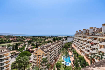 Apartment for sale in Nueva andalucia, Málaga. 