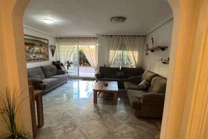 Apartment for sale in Nueva andalucia, Málaga. 