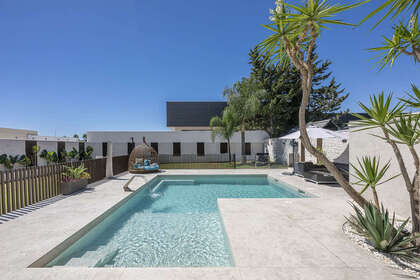 Cluster house for sale in Estepona, Málaga. 