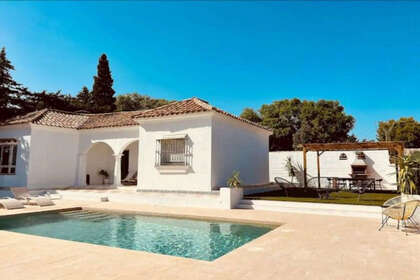 Cluster house for sale in Estepona, Málaga. 
