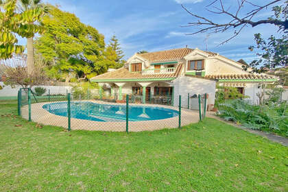 Cluster house for sale in Marbella, Málaga. 