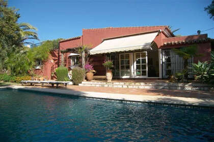 Cluster house for sale in Marbella, Málaga. 