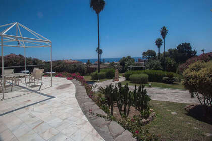 Cluster house for sale in Estepona, Málaga. 