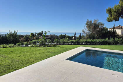 Cluster house for sale in Marbella, Málaga. 