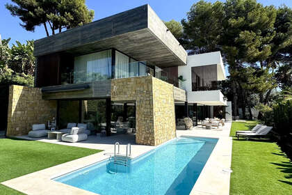 Cluster house for sale in Nagüeles, Marbella, Málaga. 