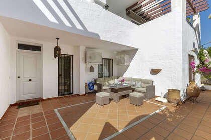 Apartment for sale in Nueva andalucia, Málaga. 