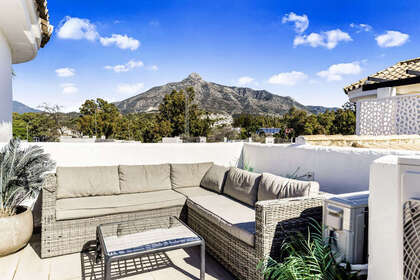 Apartment for sale in Nueva andalucia, Málaga. 