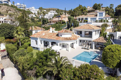 Cluster house for sale in Benahavís, Málaga. 