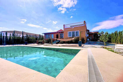Cluster house for sale in Estepona, Málaga. 
