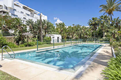Apartment for sale in Cala Del Moral, La, Málaga. 
