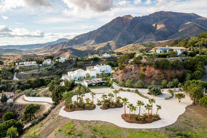 Cluster house for sale in Estepona, Málaga. 