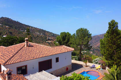 Rijtjeshuizen verkoop in Sayalonga, Málaga. 