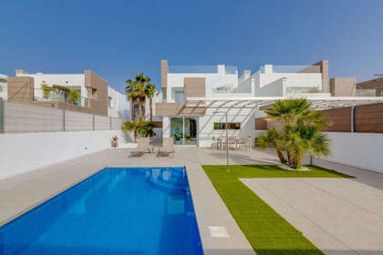 Rijtjeshuizen verkoop in Marina, La (Urbanizacion), Alicante. 
