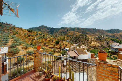 Huizen verkoop in Arenas, Málaga. 