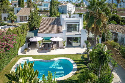 Cluster house for sale in Nueva andalucia, Málaga. 