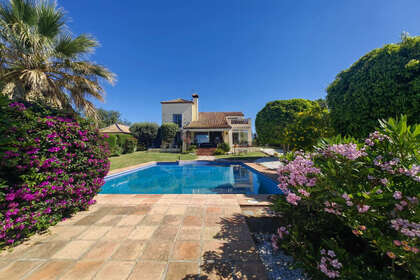Cluster house for sale in Estepona, Málaga. 