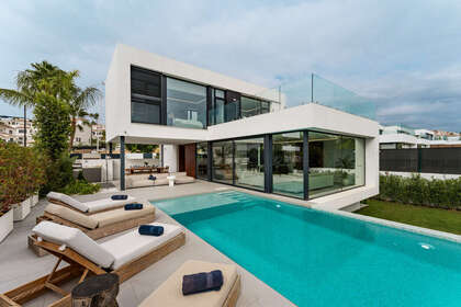 Cluster house for sale in El Paraiso, Estepona, Málaga. 