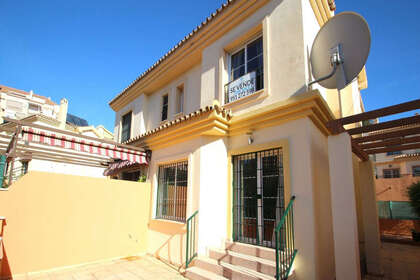 Cluster house for sale in Los Pacos, Fuengirola, Málaga. 
